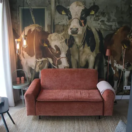 Hoeve Altena Barn * Woudrichem