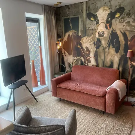 Hoeve Altena Barn *