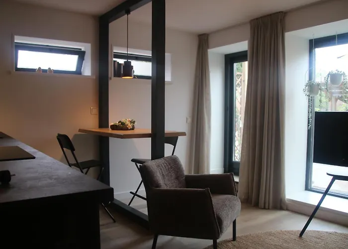 Hoeve Altena Barn * Woudrichem