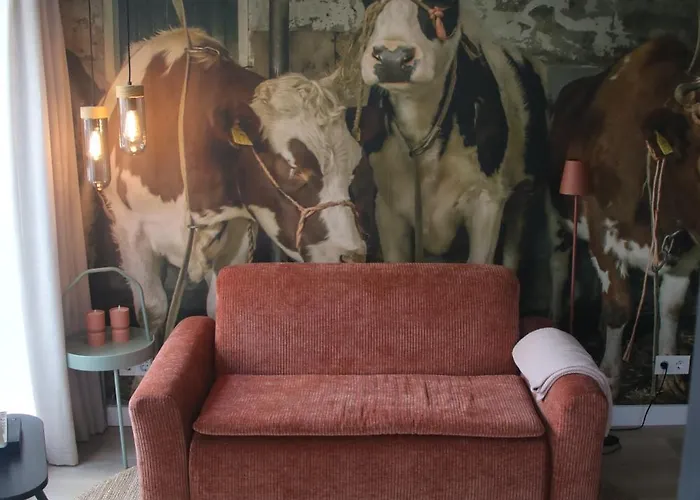 Hoeve Altena Barn * Woudrichem